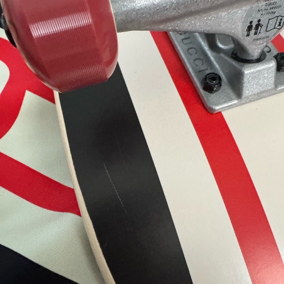 Gucci Interlocking GG Skateboard - Picture 9 of 14